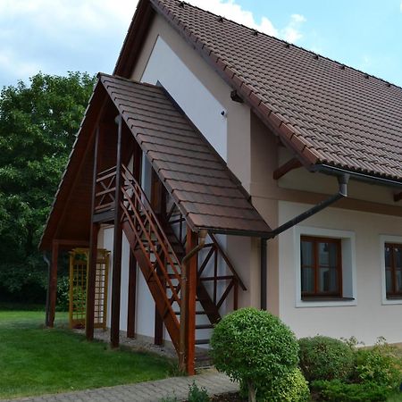 Penzion Nad Oborou Hradec Kralove Bagian luar foto