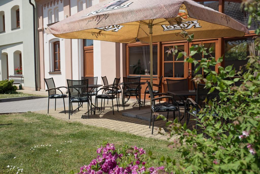 Penzion Nad Oborou Hradec Kralove Bagian luar foto